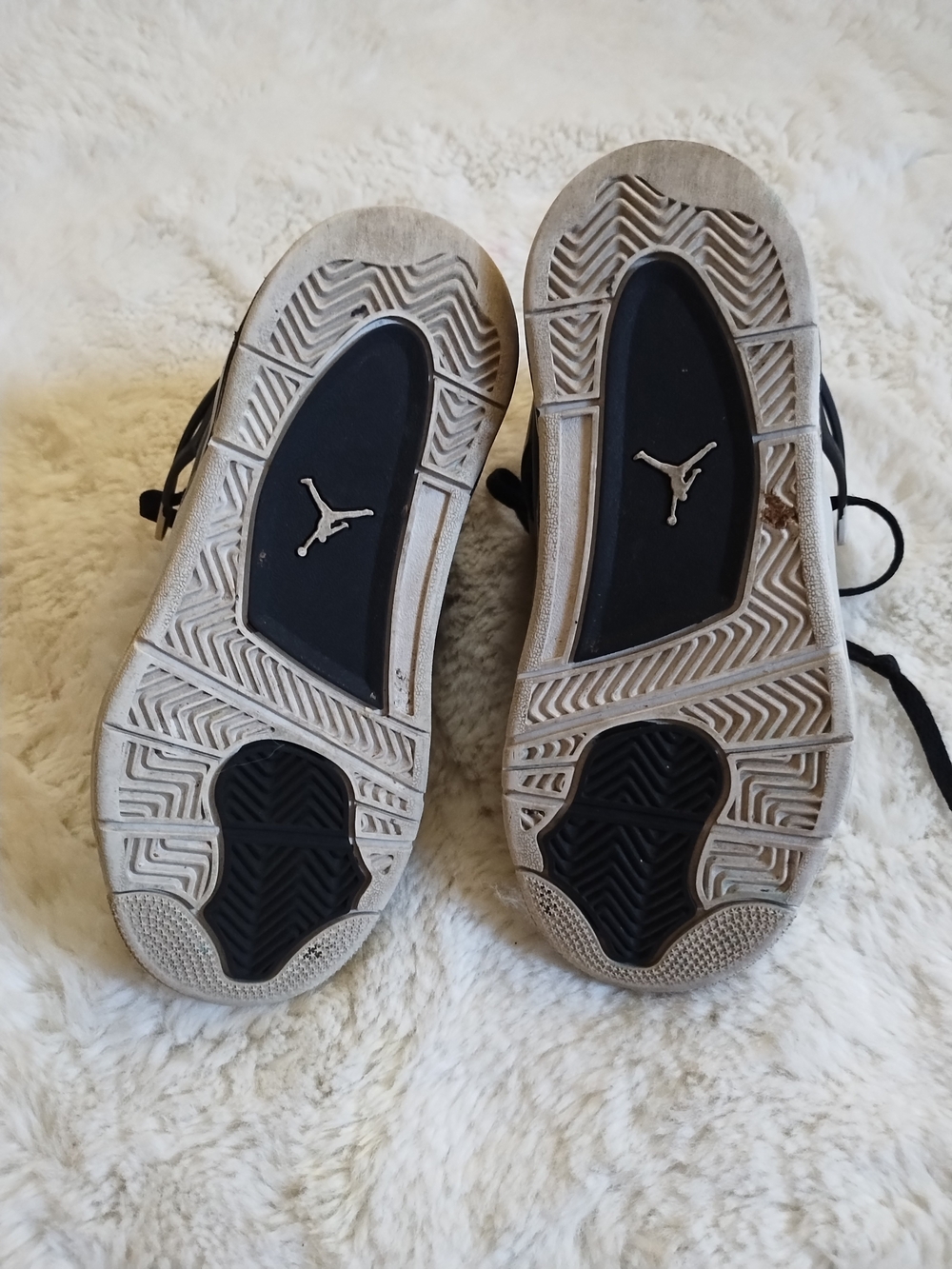 Jordan Kids Black & Gray Jumpman Low-Top Sneakers - Picture 6 of 6